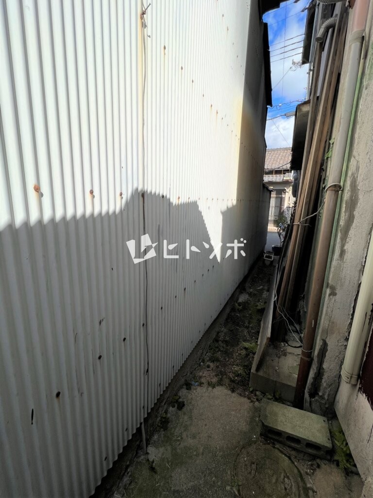 勝手口の向こう